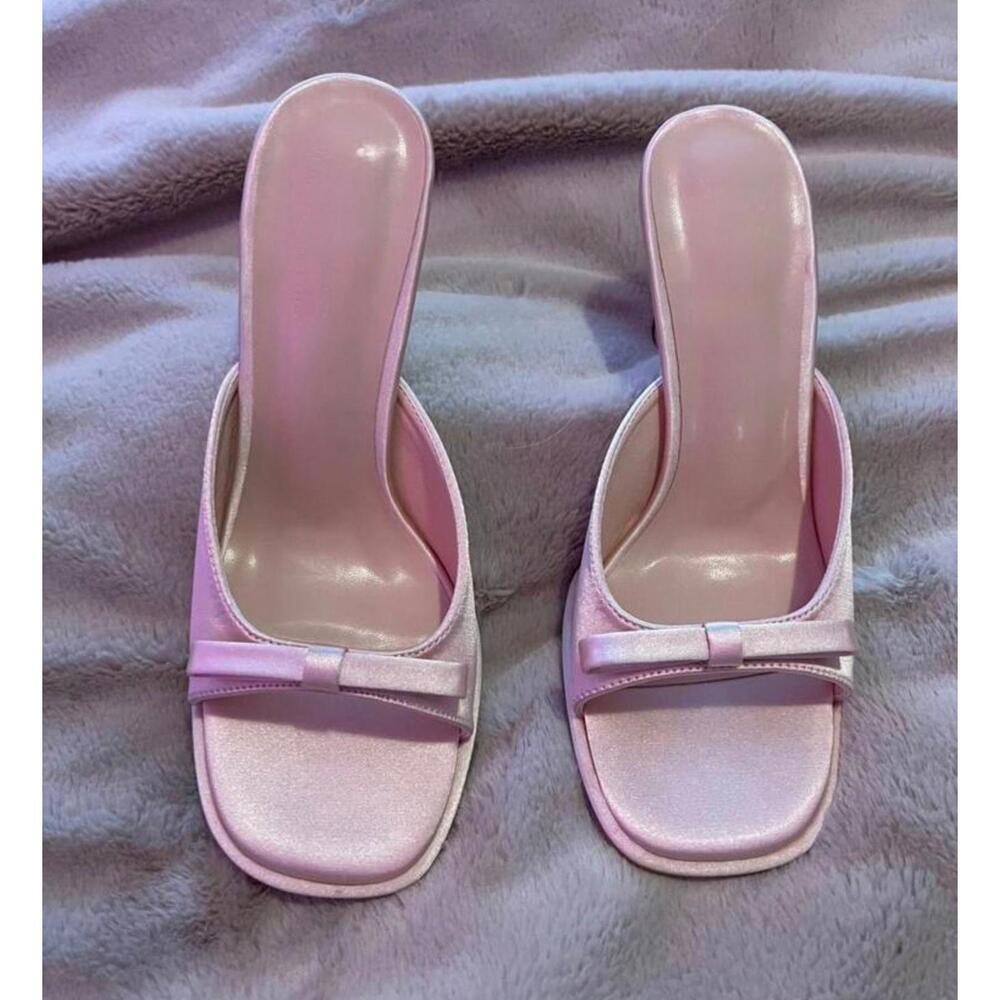 Pink heels - Picture 2 of 3